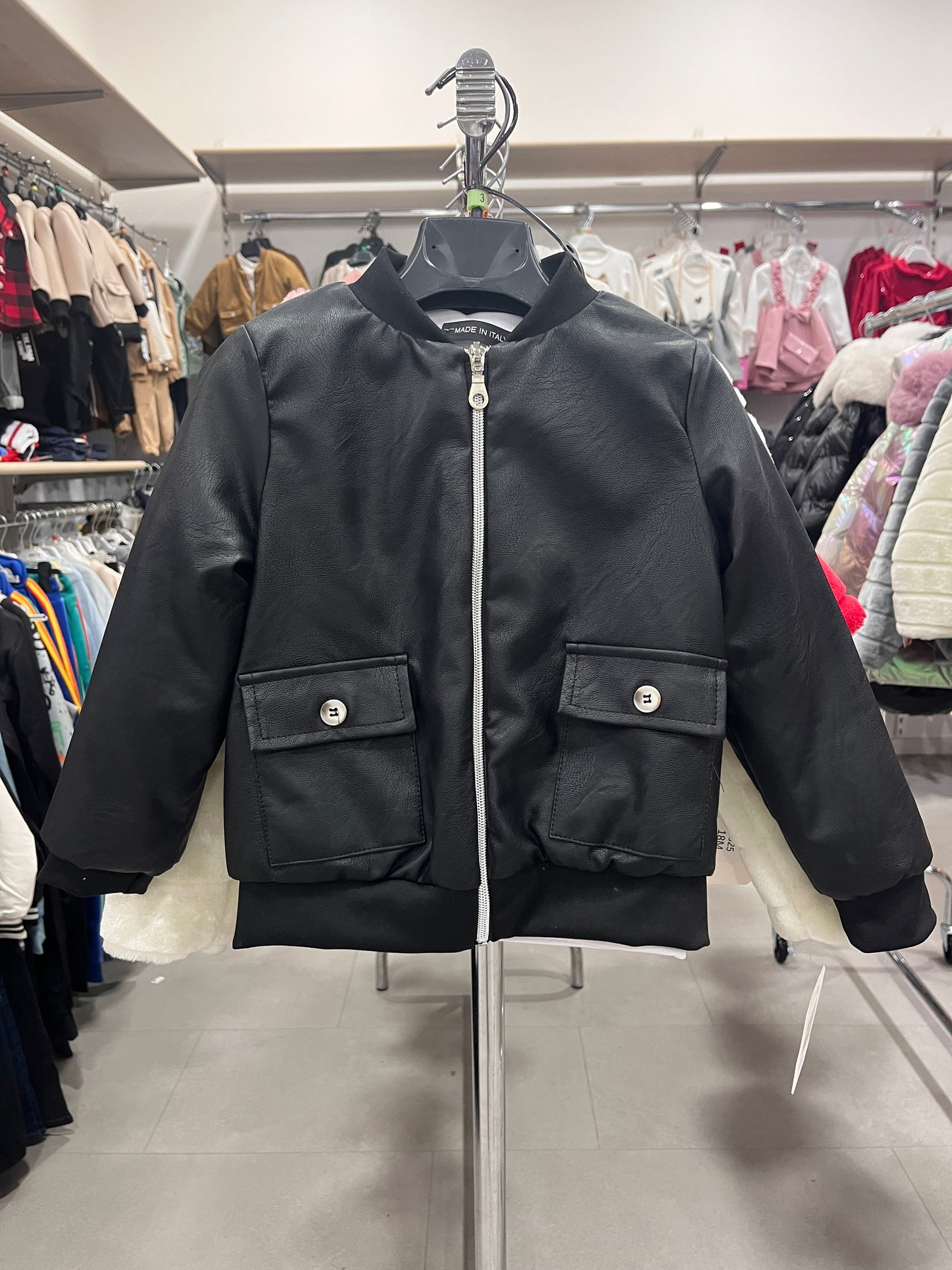 COMPLETO NEVER GIVE UP IN PELLE