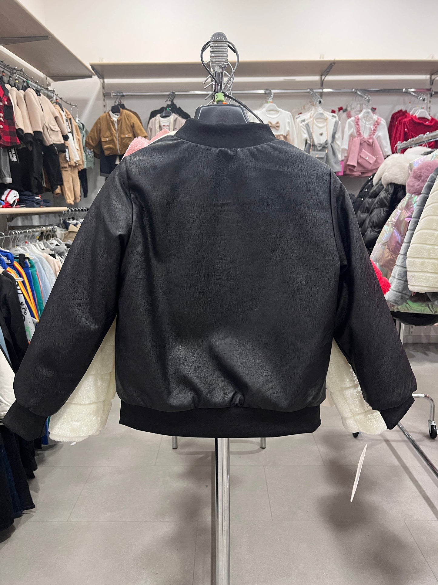 COMPLETO NEVER GIVE UP IN PELLE