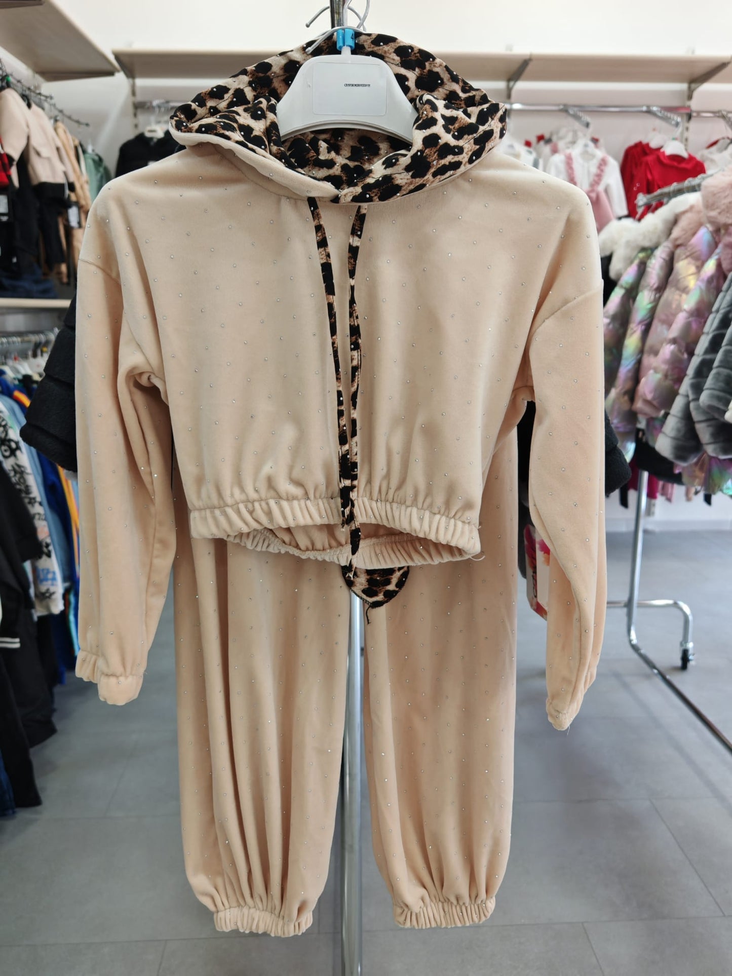 COMPLETO LEOPARD STRASS