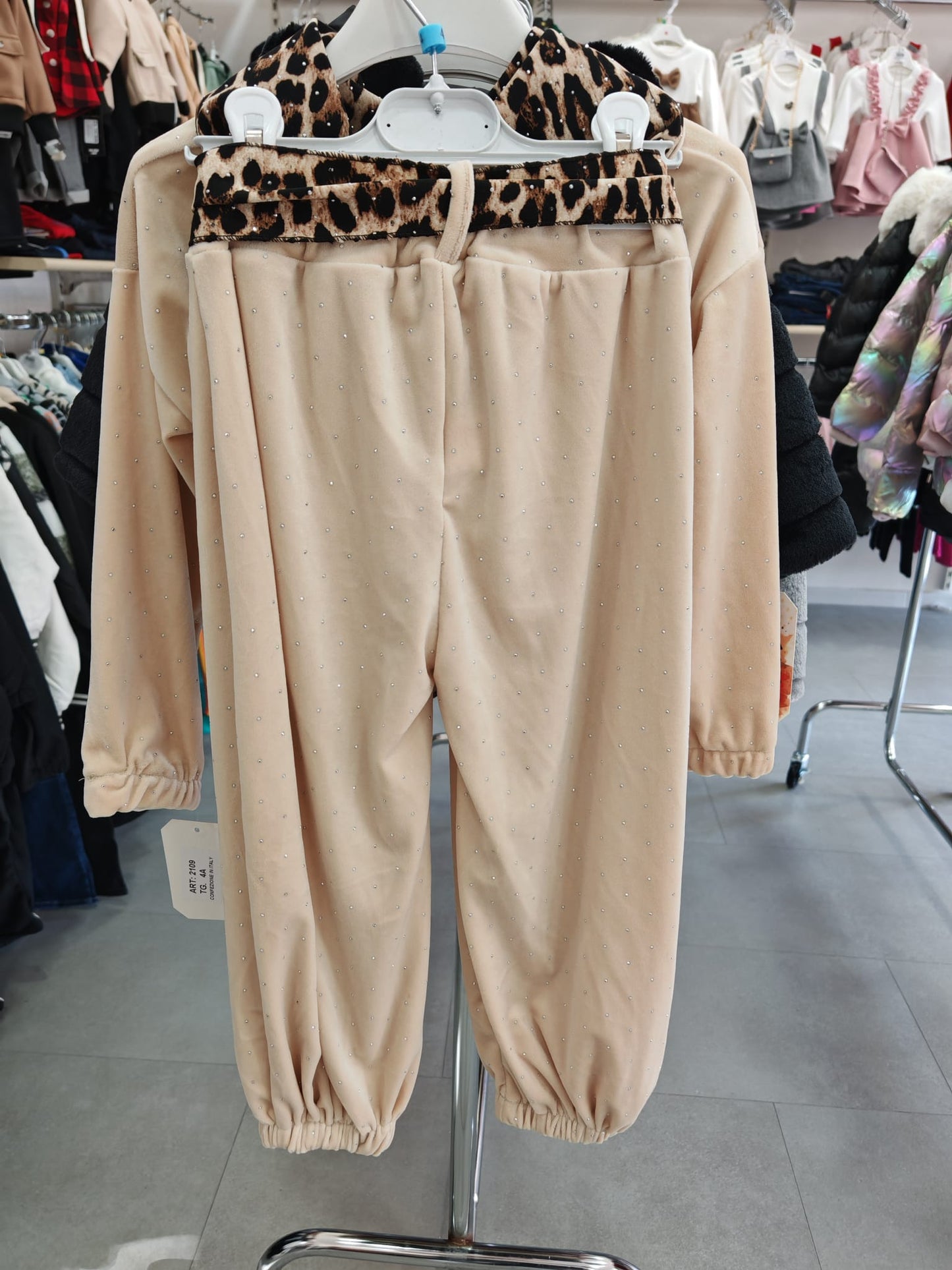 COMPLETO LEOPARD STRASS